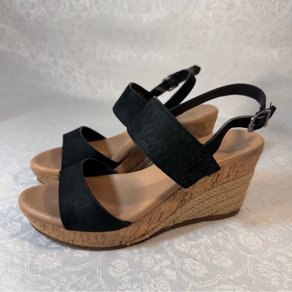 UGG Elena Black Leather Platform Wedge Strap Sandal Heels Size 7.5 - Picture 2 of 9